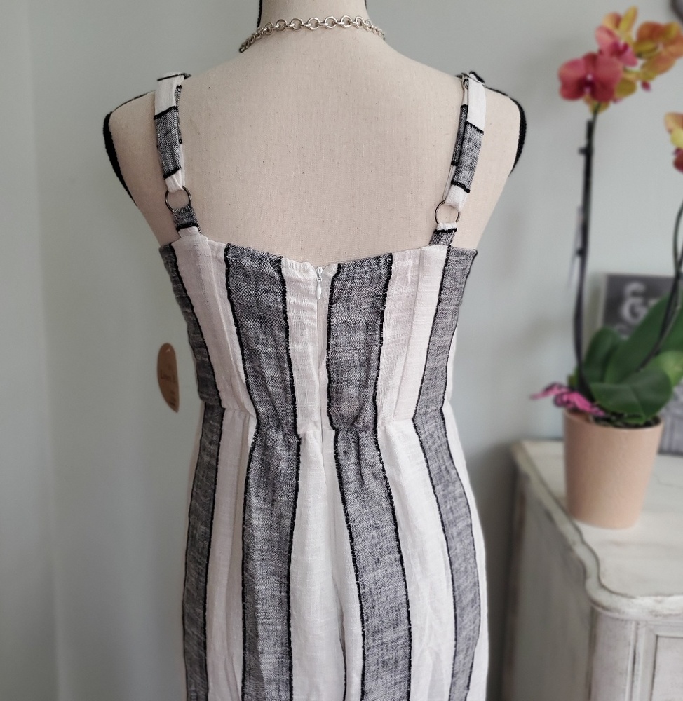 More coming🔥🔥! Linen Blend Gray Striped Jumpsuit - Picture 4 of 4